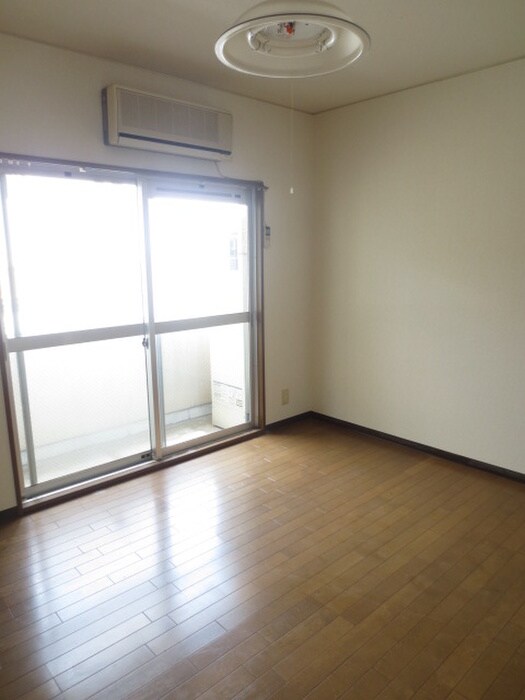 物件内観写真10　(居室)