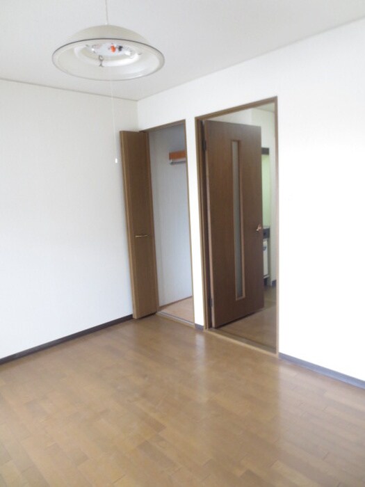 物件内観写真11　(居室)