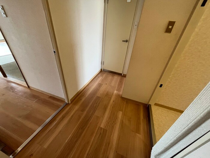 物件内観写真18　(廊下)