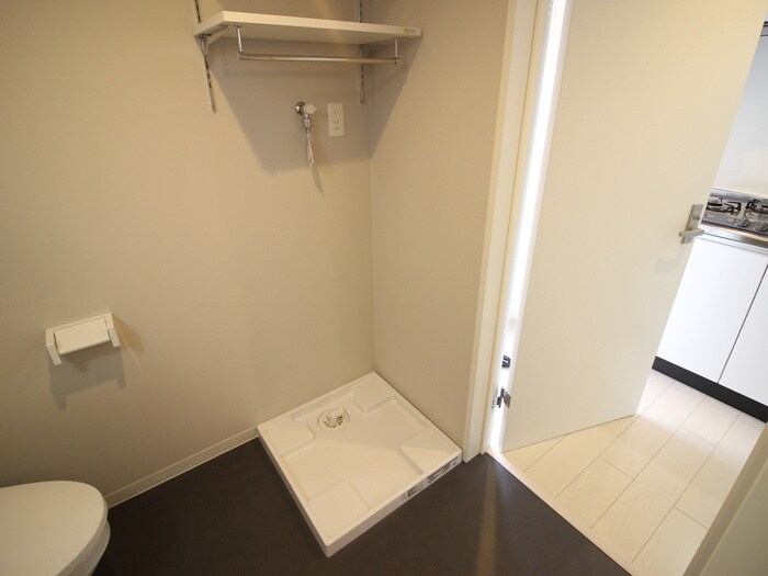 物件内観写真13　(洗濯機置場)