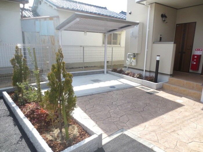 物件外観写真3　(駐輪場)