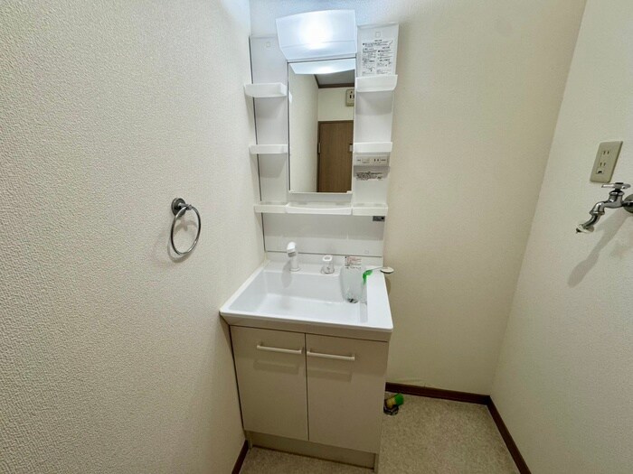 物件内観写真11　(洗面)