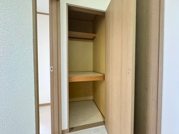 物件内観写真18　(収納)