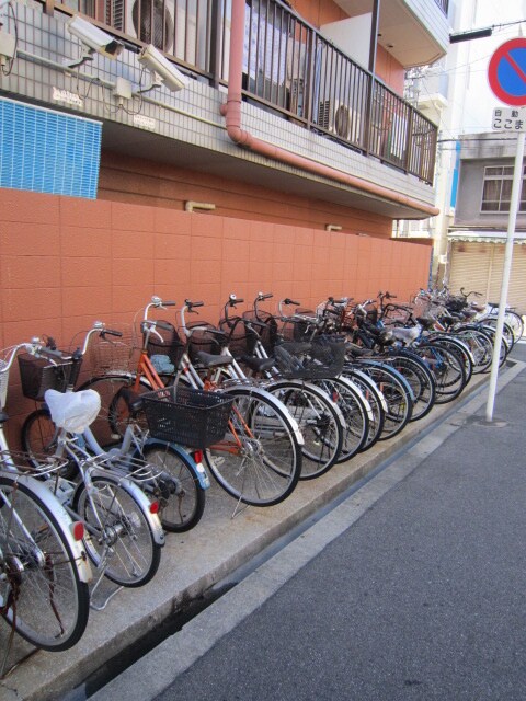 物件外観写真3　(駐輪場)