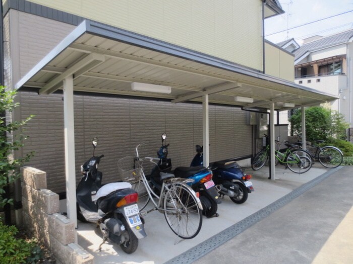 物件外観写真3　(駐輪場)