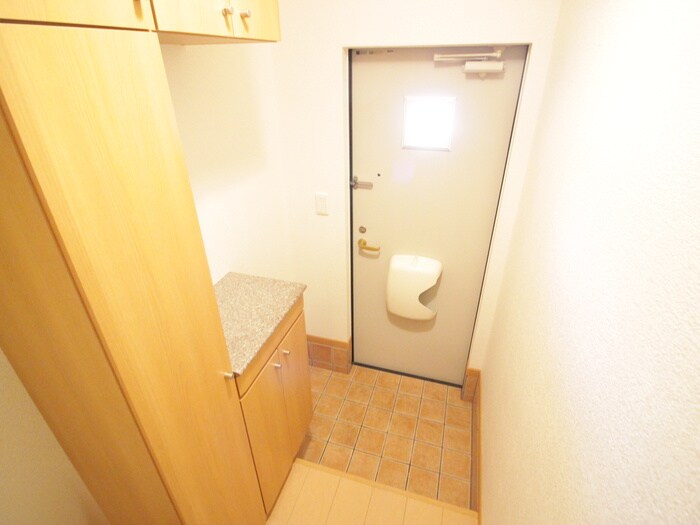 物件内観写真17　(玄関)