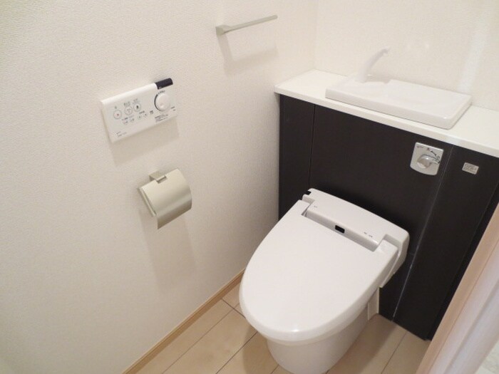 物件内観写真14　(トイレ)