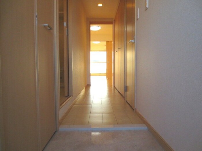 物件内観写真17　(廊下)