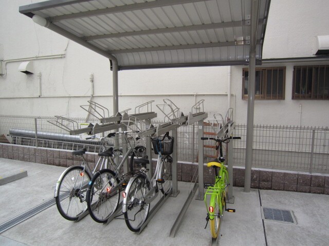 物件外観写真2　(駐輪場)