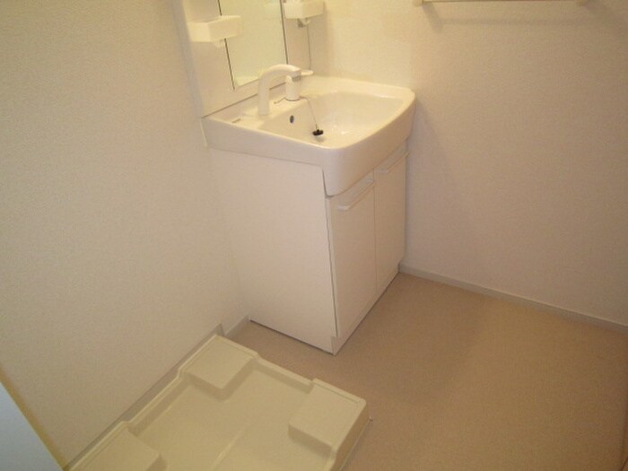 物件内観写真13　(洗濯機置場)