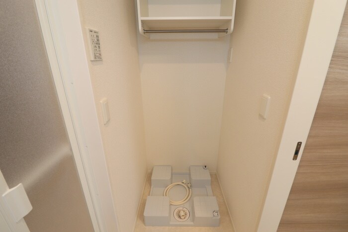 物件内観写真13　(洗濯機置場)