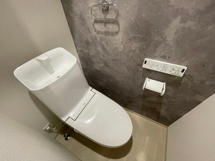 物件内観写真8　(トイレ)