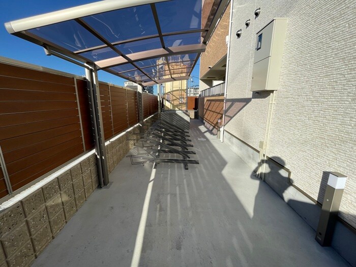 物件外観写真6　(駐輪場)