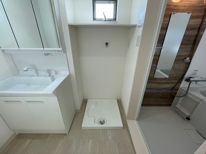 物件内観写真15　(洗濯機置場)