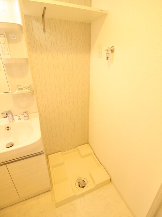 物件内観写真11　(洗濯機置場)