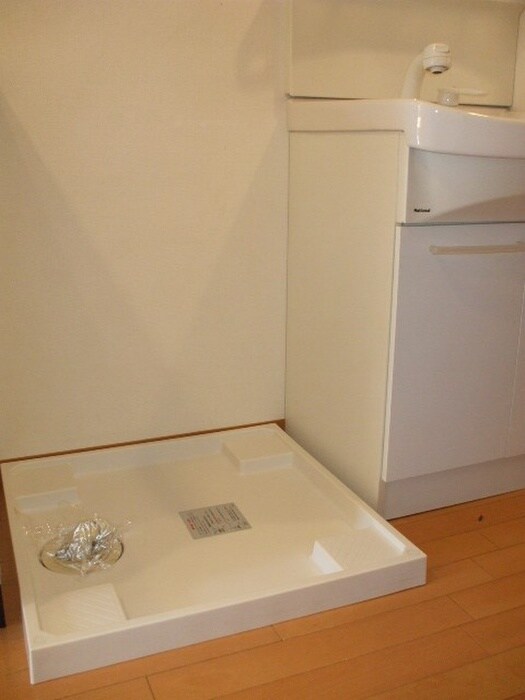 物件内観写真13　(洗濯機置場)