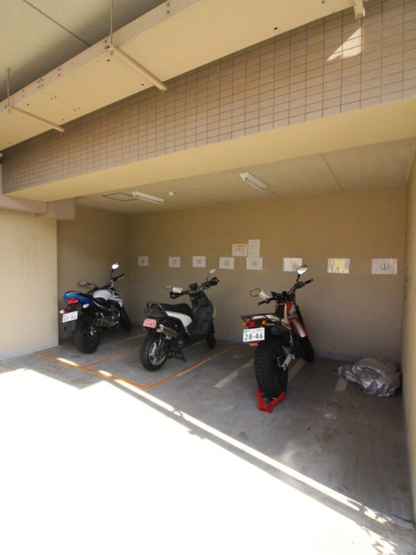 バイク置き場