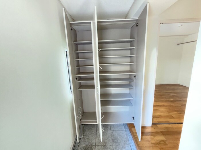 物件内観写真15　(靴箱)