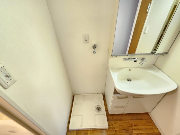 物件内観写真19　(洗濯機置場)