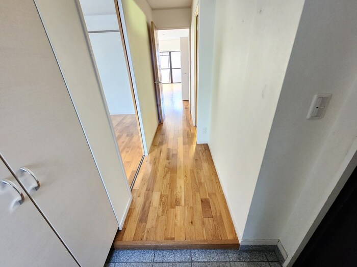 物件内観写真22　(廊下)
