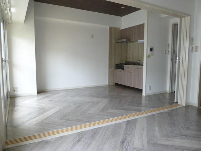 物件内観写真9　(居室)