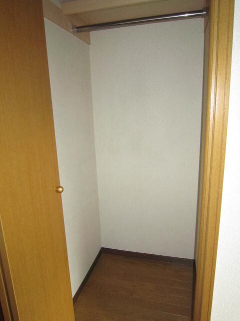 物件内観写真13　(収納)