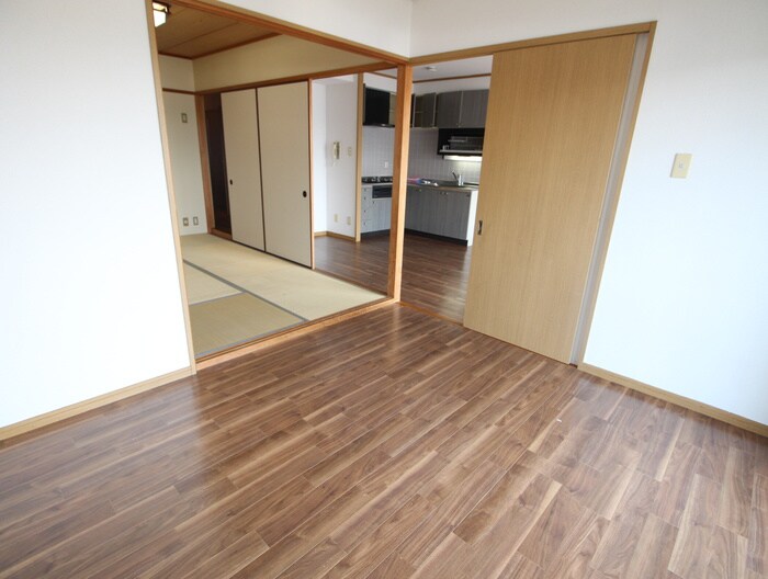 物件内観写真11　(居室)