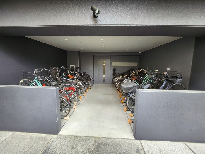 物件外観写真5　(駐輪場)