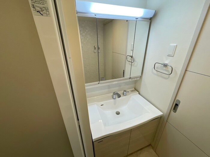 物件内観写真11　(洗面)