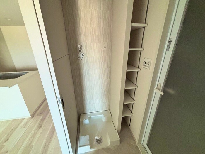 物件内観写真14　(洗濯機置場)