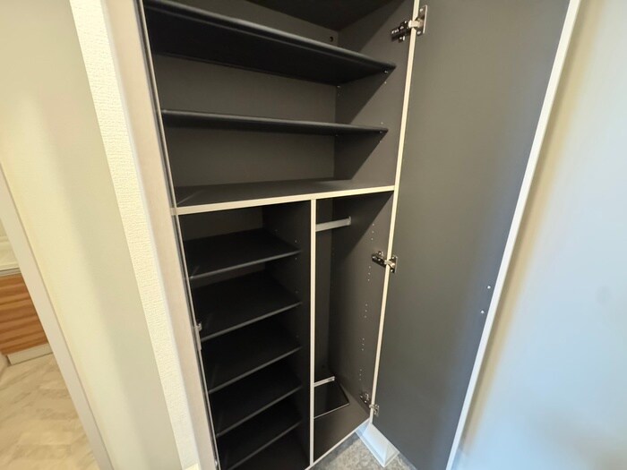 物件内観写真15　(靴箱)