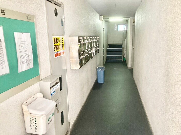 物件外観写真6　(エントランス部分)