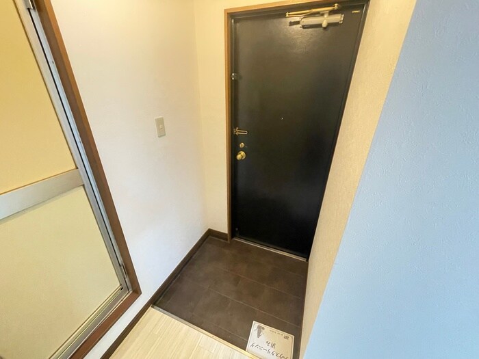 物件内観写真18　(玄関)