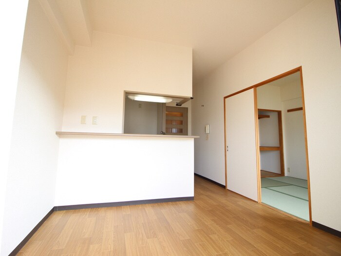 物件内観写真7　(居室)