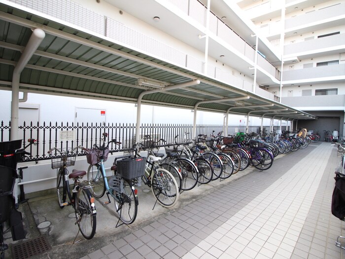 物件外観写真4　(駐輪場)