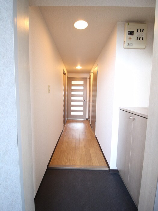 物件内観写真16　(廊下)
