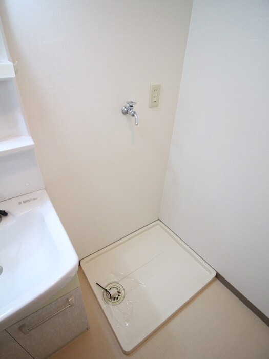 物件内観写真18　(洗濯機置場)