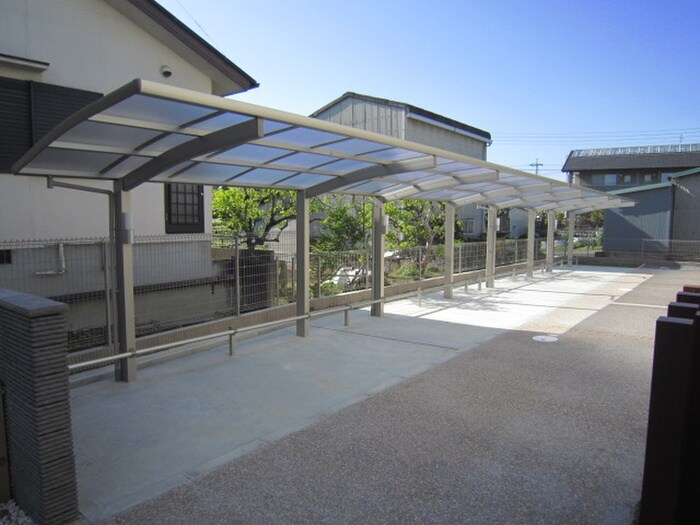 物件外観写真3　(駐輪場)