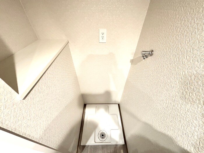 物件内観写真13　(洗濯機置場)