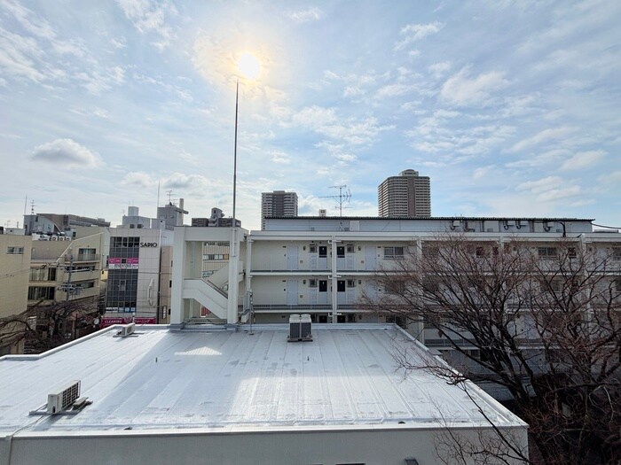 物件内観写真15　(室内からの展望)