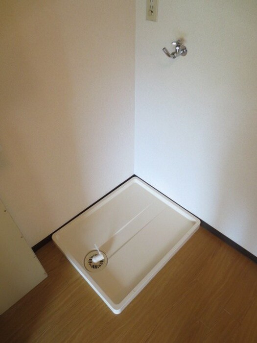 物件内観写真11　(洗濯機置場)