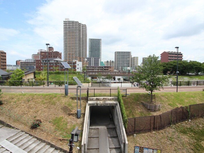 物件内観写真17　(室内からの展望)