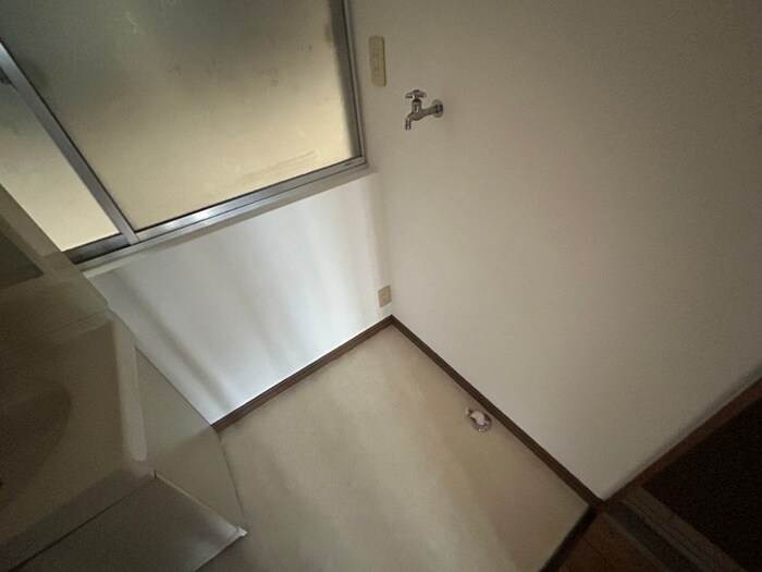 物件内観写真17　(洗濯機置場)