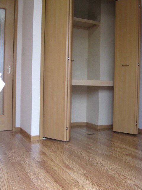 物件内観写真11　(収納)