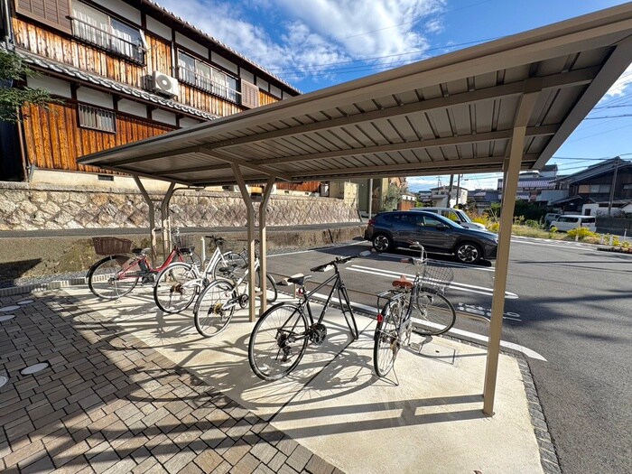 物件外観写真3　(駐輪場)