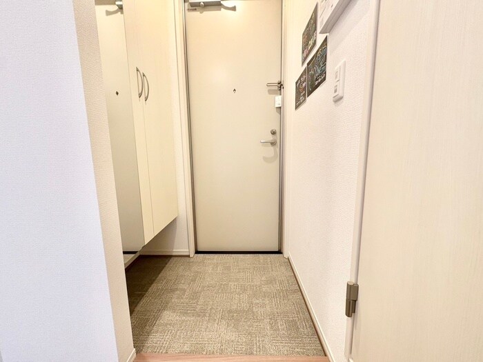 物件内観写真16　(玄関)