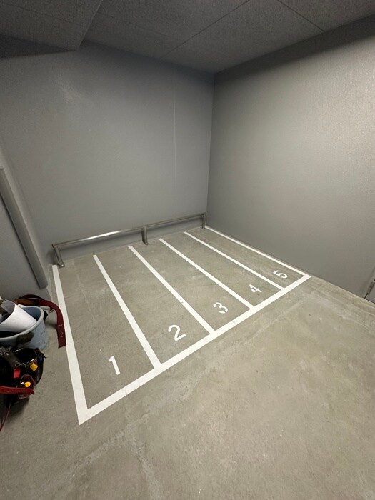 物件外観写真6　(バイク置き場)