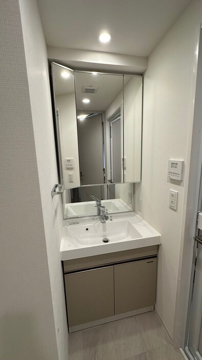 物件内観写真12　(洗面)