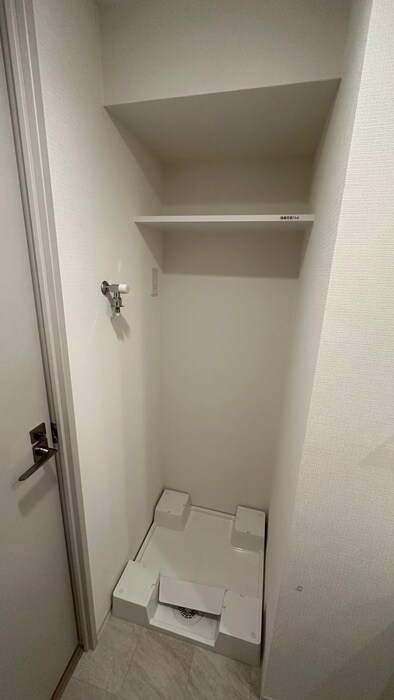 物件内観写真13　(洗濯機置場)