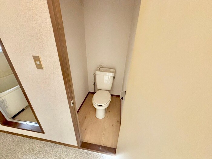 物件内観写真15　(トイレ)